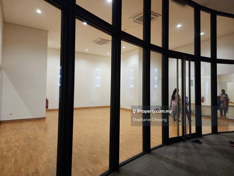 For Sale - 6 CapSquare