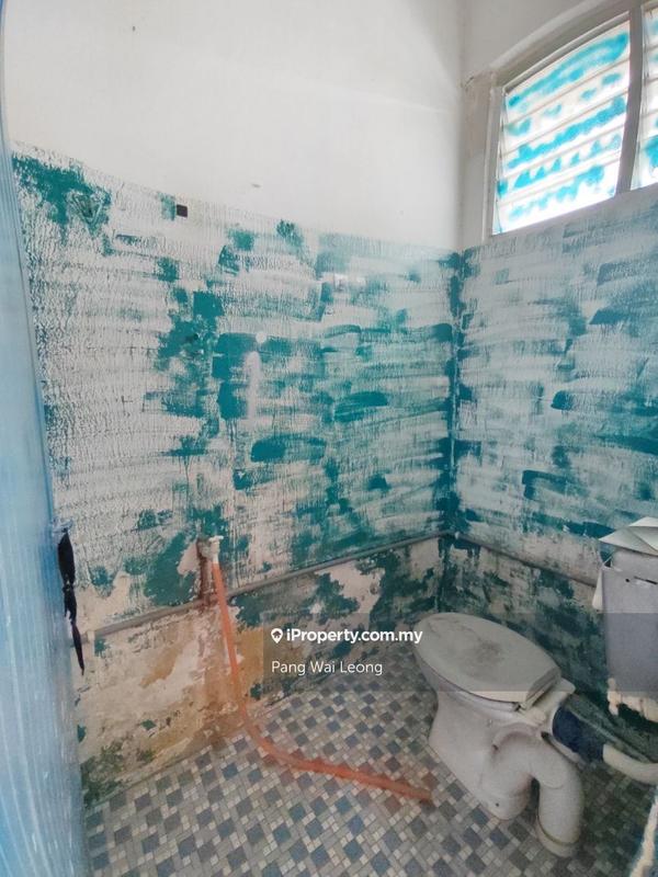 Flat for Sale in Rasah Jaya Flat by Pang Wai Leong - iProperty.com.my