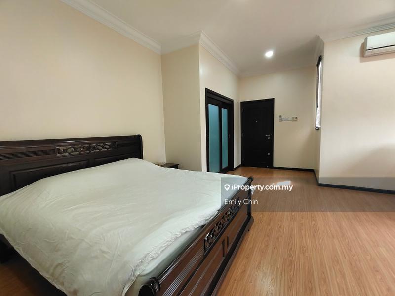 Rumah Berkembar untuk Dijual di Kelana Jaya, Petaling Jaya oleh Emily Chin - iProperty.com.my