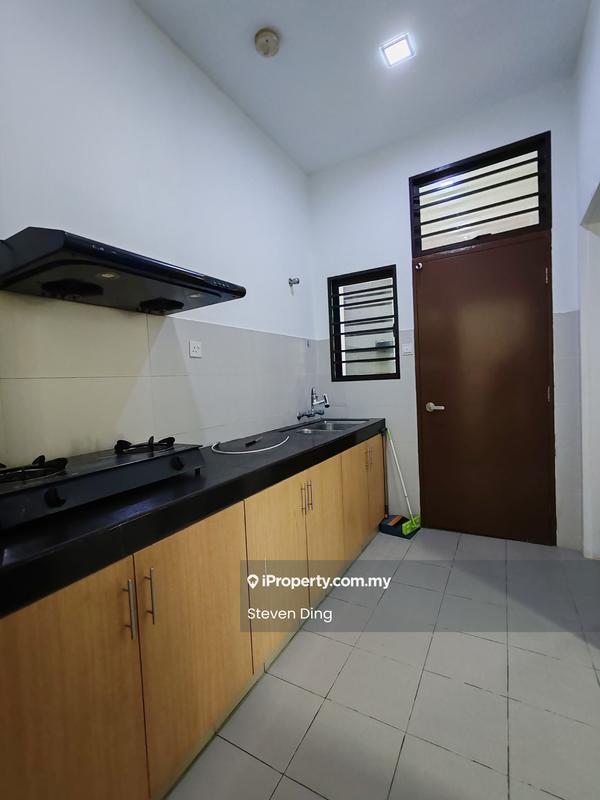 Rumah Berkembar untuk Disewa di Setia Utama, Setia Alam oleh Steven Ding - Kitchen - iProperty.com.my