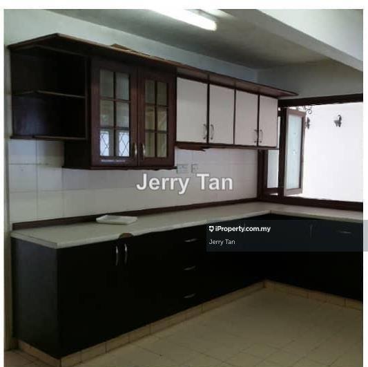 Banglo untuk Dijual di Taman Hillview, Ampang oleh Jerry Tan - iProperty.com.my