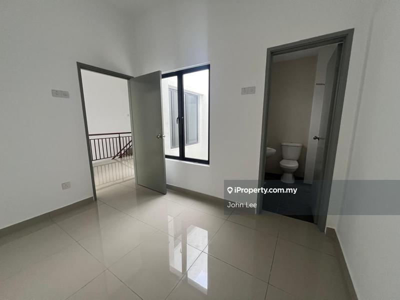 Rumah Bandar untuk Dijual di SALAK TINGGI, Sepang oleh John Lee - iProperty.com.my