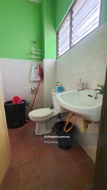 Rumah Teres 2-Tingkat untuk Dijual di Taman Bukit Serdang, Seri Kembangan oleh Philip Wong - iProperty.com.my