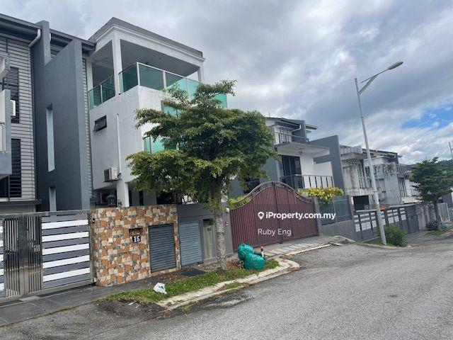 Rumah Berkembar untuk Dijual di Staffron Putra Heights,Bandar Country Homes, Rawang oleh Ruby Eng - iProperty.com.my