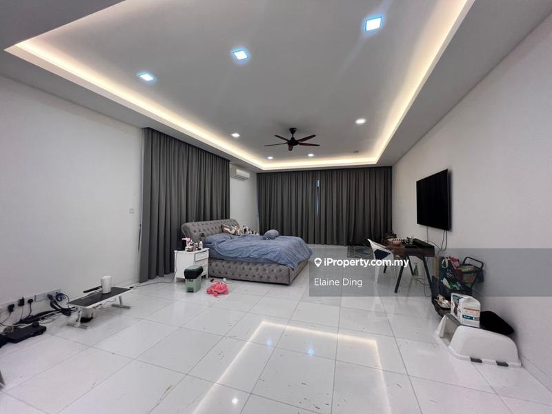 Bungalow House for Sale in Bluwater Estate, Seri Kembangan by Elaine Ding - iProperty.com.my