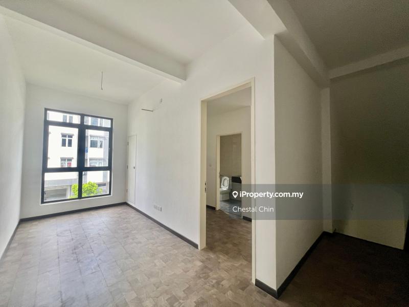 Rumah Bandar untuk Dijual di Taman Bukit Serdang, Seri Kembangan oleh Chestal Chin - iProperty.com.my
