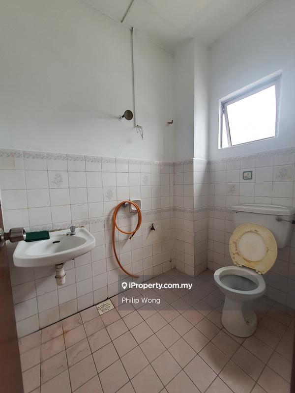 Pangsapuri untuk Dijual di Taman Serdang Raya Seksyen 3 Apartment oleh Philip Wong - iProperty.com.my