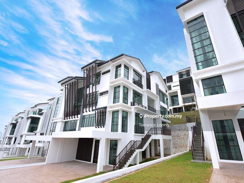 Bungalow House untuk Dijual di Kingsley Hills , Putra heights , subang jaya, Subang Jaya oleh Terrance Leong - iProperty.com.my