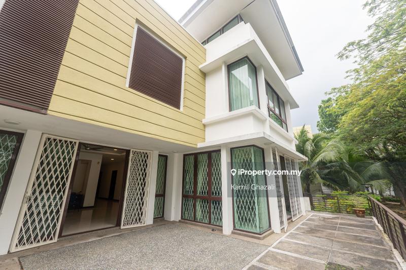 Semi-Detached House for Sale in LAKE VIEW Yara Twinvilla 2.5 Storey Semi-D House, Presint 8 by Kamil Ghazali - iProperty.com.my