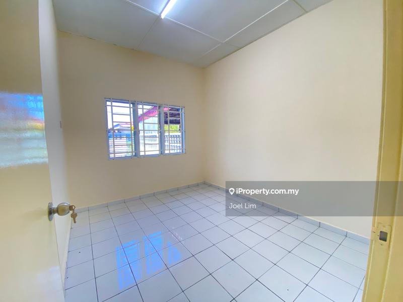 1-storey Terraced House for Sale in Taman Telok, Telok Panglima Garang by Joel Lim - iProperty.com.my