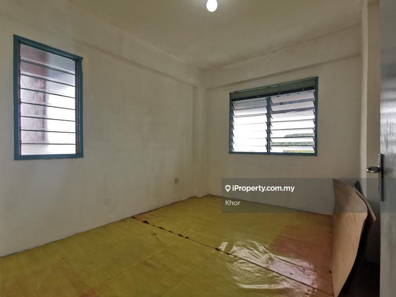 Flat for Sale in Jalan Tengah by Khor - iProperty.com.my