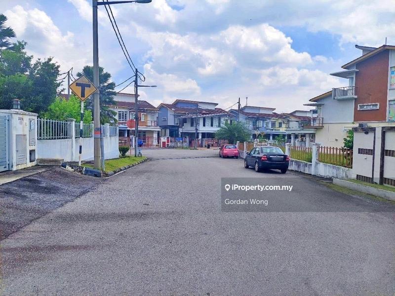 Rumah Berkembar untuk Dijual di Taman Kipark, Puchong oleh Gordan Wong - iProperty.com.my