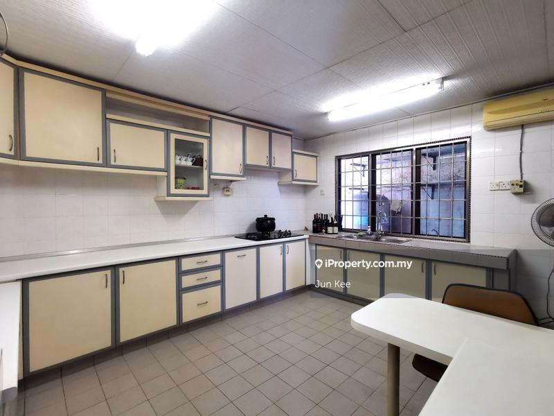 Banglo untuk Dijual di Taman Danau Desa, Taman Desa oleh Jun Kee - iProperty.com.my