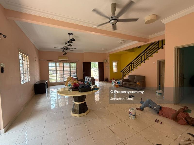 Rumah Berkembar untuk Dijual di Bandar Putra Permai, Seri Kembangan oleh Jonathan Chok - iProperty.com.my
