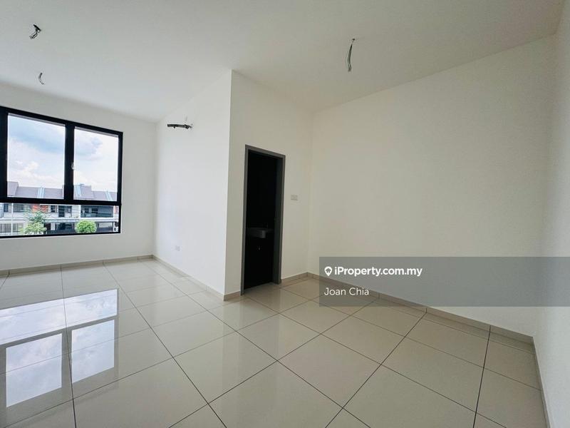 Rumah Teres 2-Tingkat untuk Dijual di Austin Crest, Johor Bahru oleh Joan Chia - iProperty.com.my