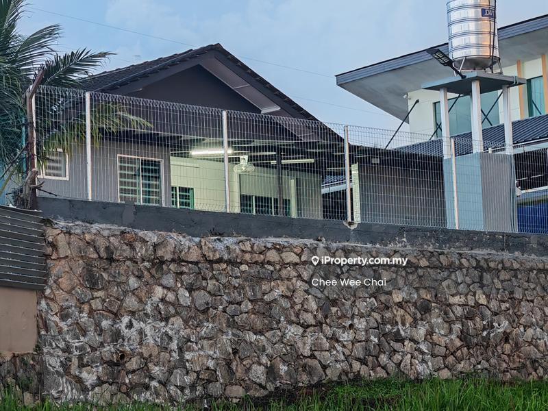 For Rent - Bungalow in Taman SEA Seremban