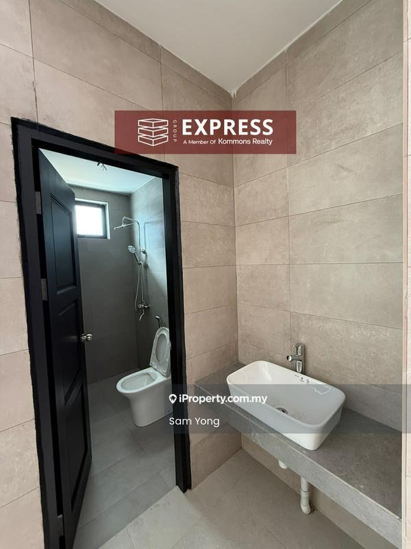 Rumah Teres 2-Tingkat untuk Dijual di Luak Bay, Miri oleh Sam Yong - Bathroom - iProperty.com.my