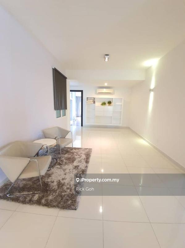 For Sale - Gurney Paragon