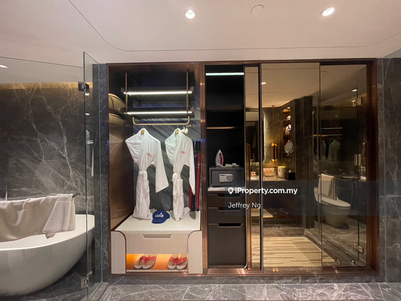 For Sale - Royal Lexis