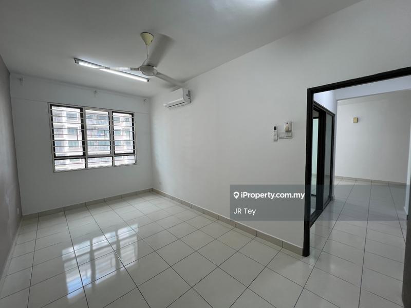 Kondominium untuk Dijual di Indah Alam (Subang Andaman) oleh JR Tey - Living Room - iProperty.com.my
