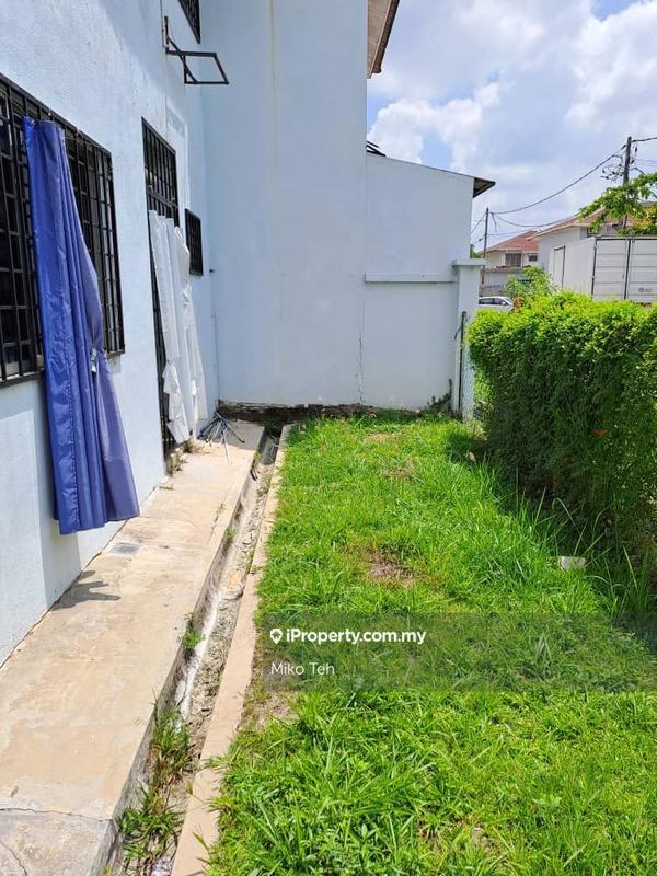 Semi-Detached House for Sale in Taman Pinggiran Putra, Seri Kembangan by Miko Teh - iProperty.com.my