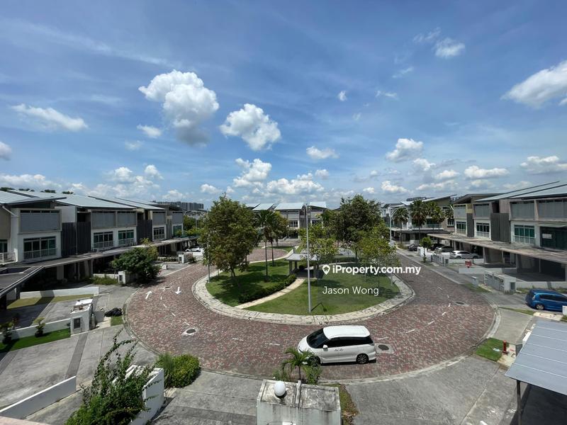 Rumah Berkembar untuk Dijual di Puchong Disland Residence, Puchong oleh Jason Wong - iProperty.com.my