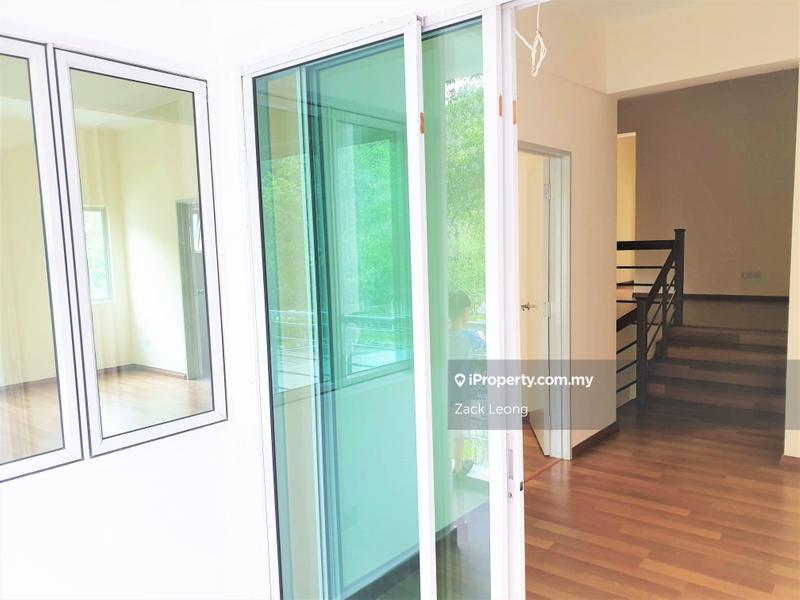 Rumah Bandar untuk Dijual di Taman Bukit Serdang, Seri Kembangan oleh Zack Leong - iProperty.com.my