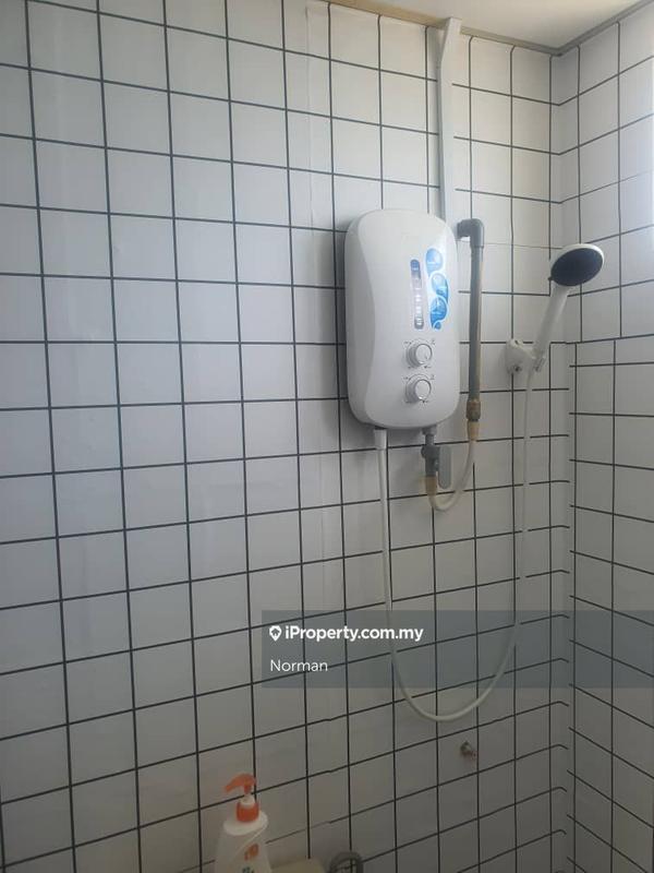 Apartment for Sale in Glory Beach Resort by Norman - iProperty.com.my