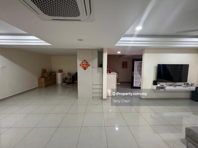 Semi-Detached House for Sale in Taman Bukit Serdang, Seri Kembangan by Terry Chen - iProperty.com.my