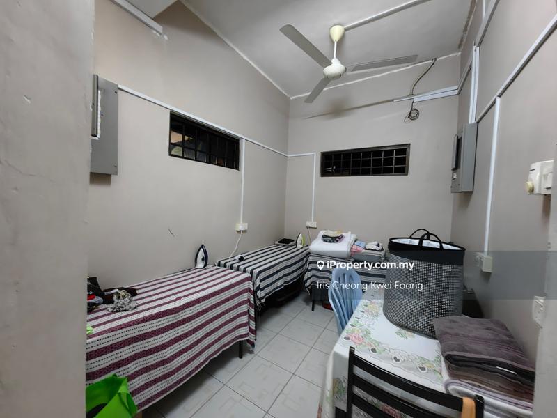 Bungalow House for Sale in z19hj, Ipoh by Iris Cheong Kwei Foong - Ironing room - iProperty.com.my