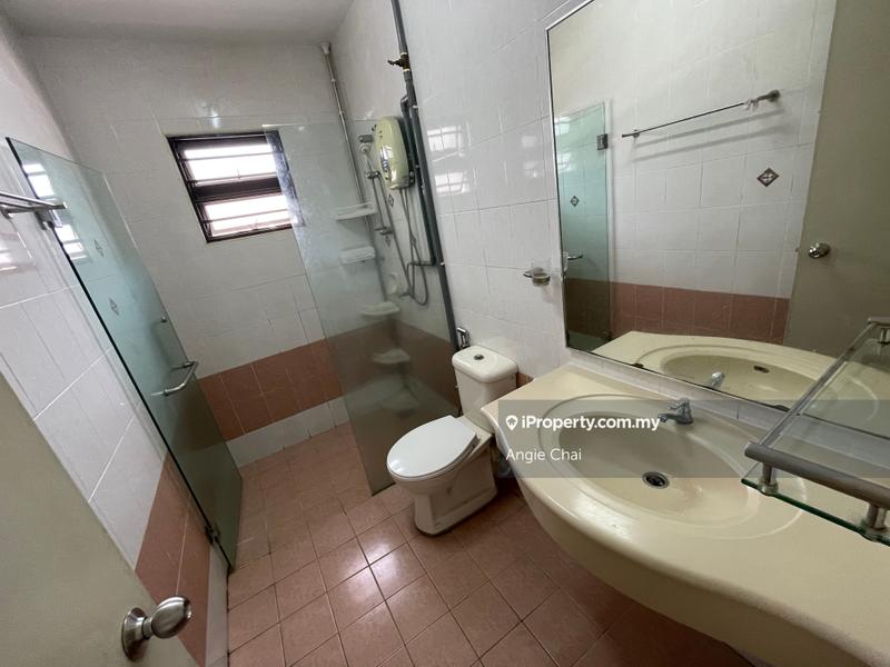 Townhouse for Sale in Sunway Damansara, Kota Damansara by Angie Chai - iProperty.com.my