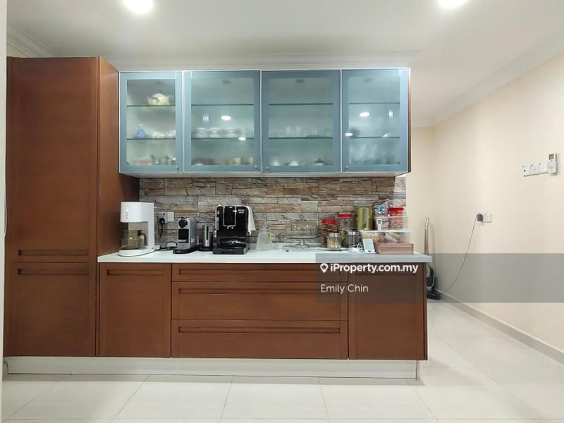 Rumah Berkembar untuk Dijual di Kelana Jaya, Petaling Jaya oleh Emily Chin - iProperty.com.my