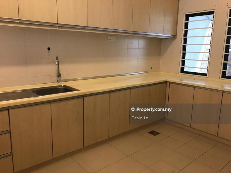Rumah Teres 2.5-Tingkat untuk Dijual di Kinrara Residence, Puchong oleh Calvin Lo - iProperty.com.my