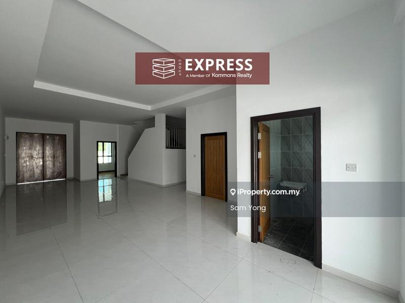 Rumah Teres 2-Tingkat untuk Dijual di Coastal Villa, Luak, Miri oleh Sam Yong - Living Room - iProperty.com.my