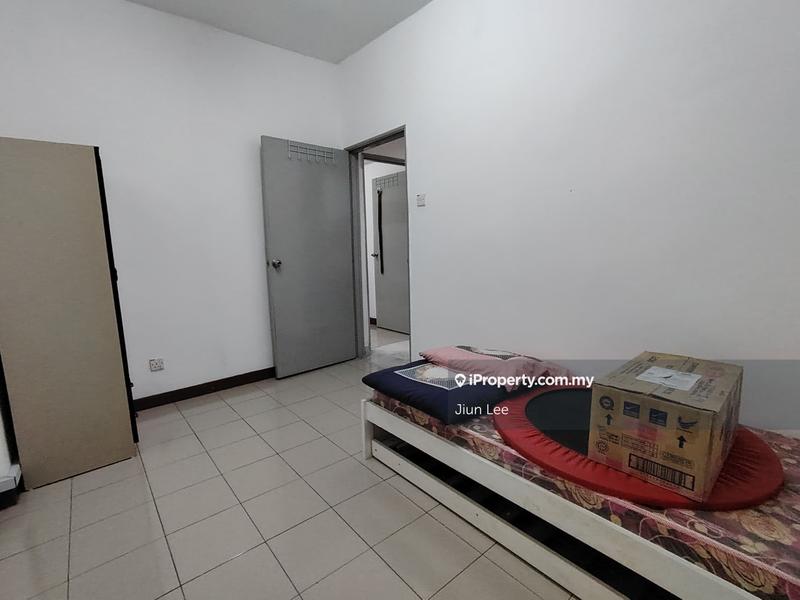 Condominium for Sale in Meadow Park 2 by Jiun Lee - iProperty.com.my