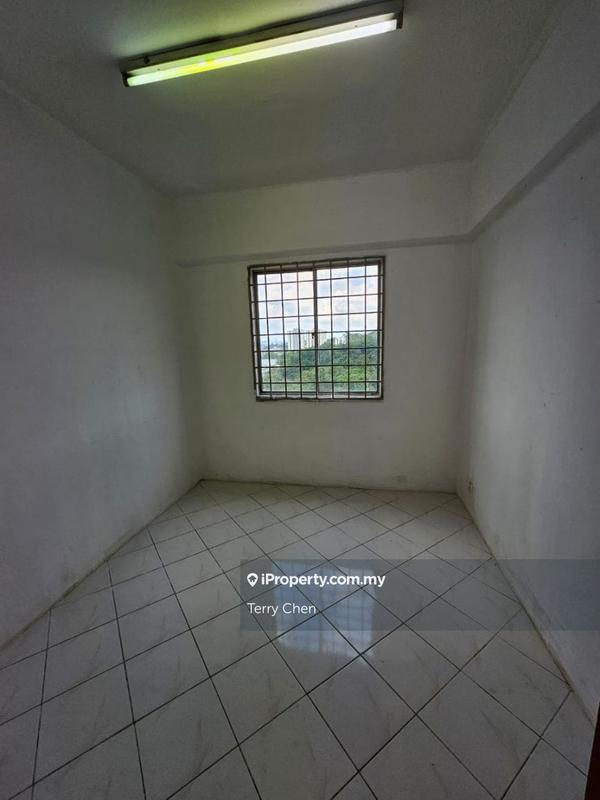 Apartment for Sale in Pangsapuri Vista Serdang by Terry Chen - iProperty.com.my