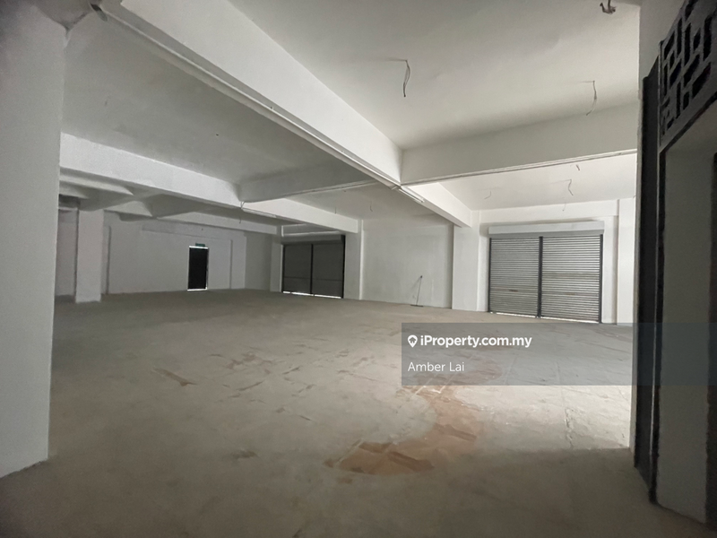 For Rent - 3 Storey Corner Shop