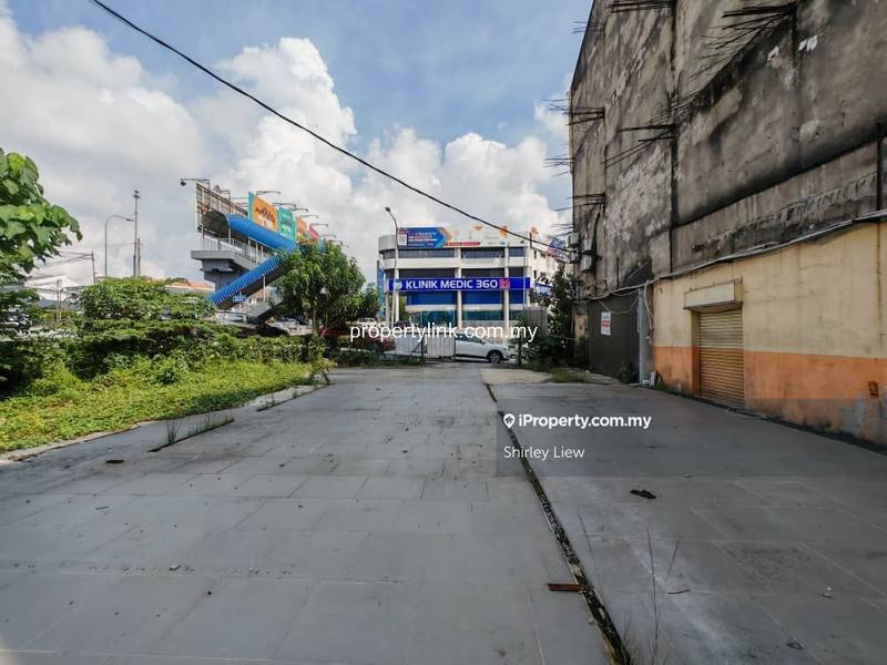 For Rent - Commercial Land For Rent, Corner