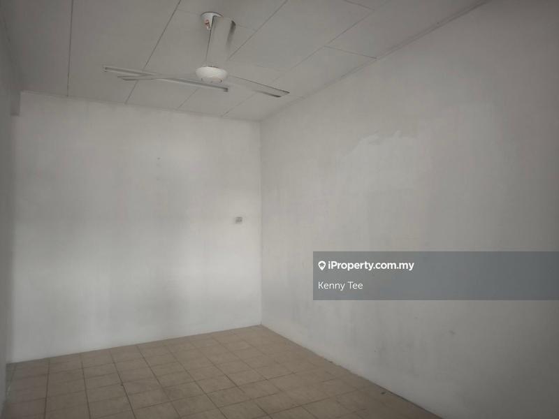 Rumah Berangkai 1 Tingkat untuk Dijual di Taman Politeknik, Telok Kemang oleh Kenny Tee - iProperty.com.my