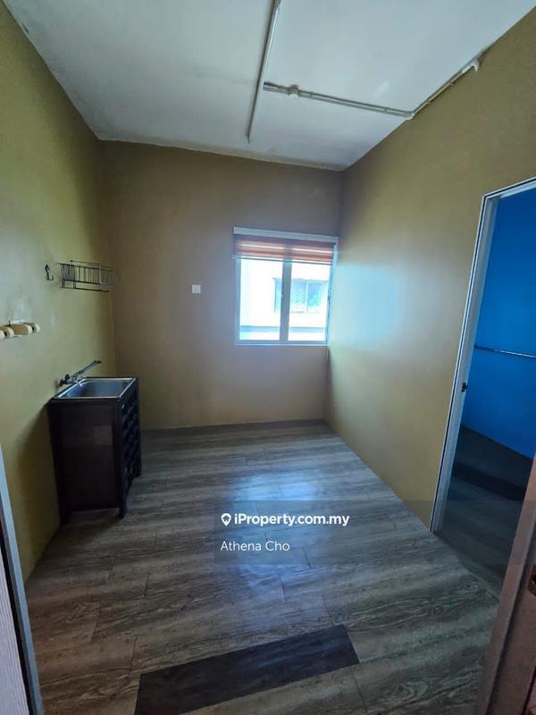 Shop for Sale in Bandar Seri Putra, Bangi by Athena Cho - iProperty.com.my