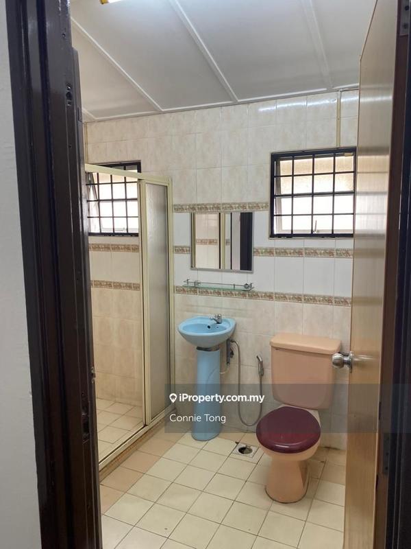 Rumah Teres 2-Tingkat untuk Dijual di Bukit Rahman Putra, Sungai Buloh oleh Connie Tong - iProperty.com.my