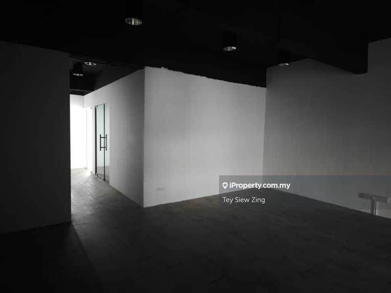 Shop / Office untuk Disewa di Bandar Putra Permai, Seri Kembangan oleh Tey Siew Zing - iProperty.com.my