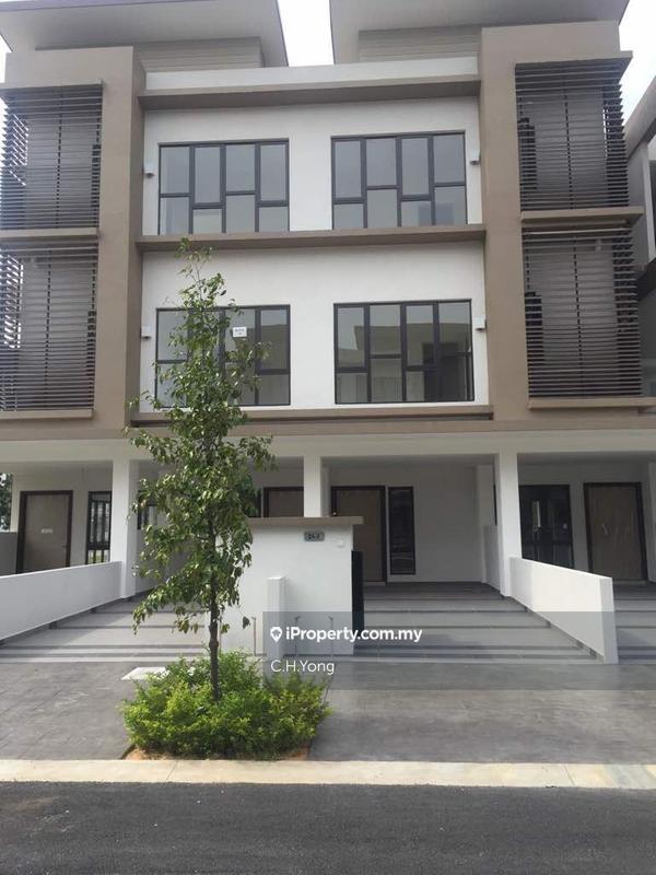Townhouse for Sale in N'dira Townvilla, Sierra 12, 16 Sierra, Puchong by C.H.Yong - iProperty.com.my