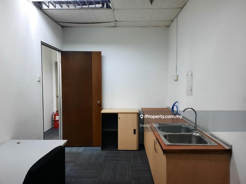 Pejabat untuk Disewa di Seksyen 16, Petaling Jaya oleh Irwint Teh - iProperty.com.my