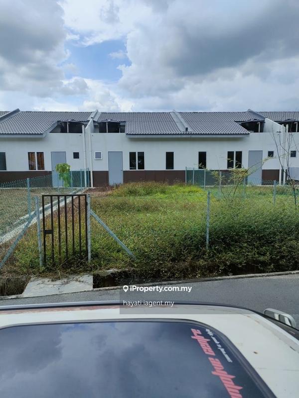 1-storey Terraced House for Sale in TAMAN MAHKOTA, KAMPAR, Kampar by hayati.iagent.my - iProperty.com.my