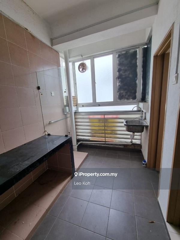 Kondominium untuk Dijual di Bayan Villa, Seri Kembangan oleh Leo Koh - iProperty.com.my