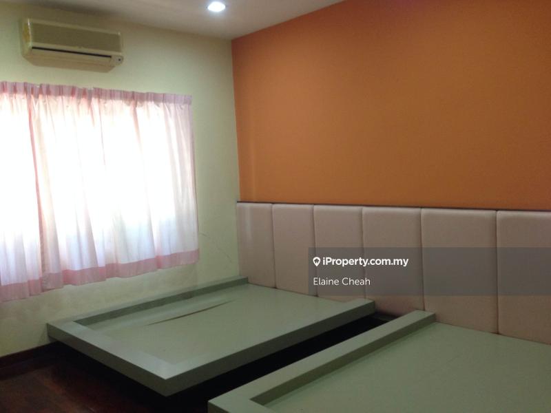 Rumah Berkembar untuk Dijual di Sierra Damansara, Kota Damansara oleh Elaine Cheah - iProperty.com.my