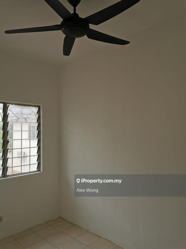2-storey Terraced House for Sale in seri kembangan, taman lestari putra, Seri Kembangan by Alex Wong - iProperty.com.my