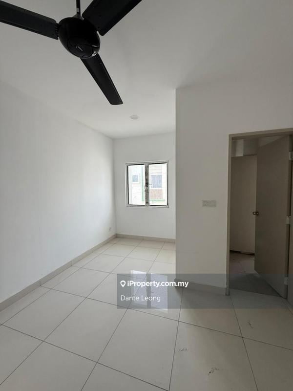 Rumah Berangkai 3 Tingkat untuk Dijual di Taman Sri Tanjung, Semenyih oleh Dante Leong - iProperty.com.my