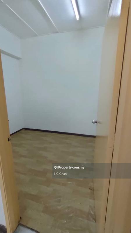 Rumah Pangsa untuk Dijual di Kuchai Entrepreneurs Park oleh S C Chan - iProperty.com.my